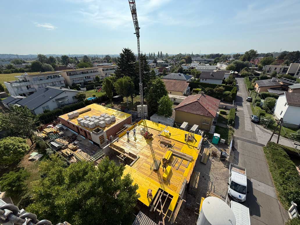 Baustellenfoto von oben – exklusive Wohnungen Laubgasse 73, Baufortschritt dokumentiert.
