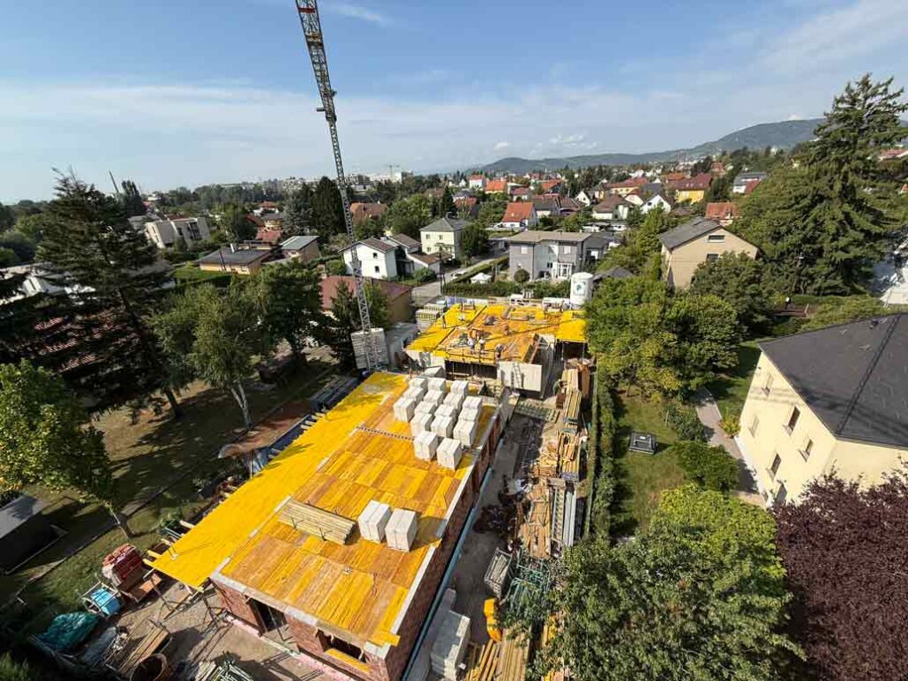Überblick über die Baustelle Laubgasse 73 in Graz – Rohbauarbeiten im vollen Gange.
